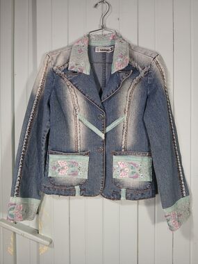 Vintage Light Wash Denim Blazer with Beaded Floral Accents